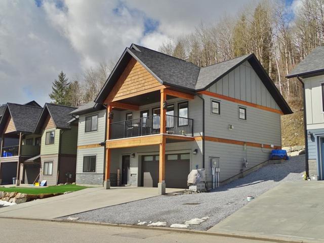 958 Redstone Drive, House detached with 4 bedrooms, 2 bathrooms and 4 parking in Rossland BC | Image 2