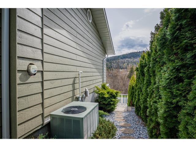 1222 Fox Road, House detached with 3 bedrooms, 2 bathrooms and null parking in Kootenay Boundary A BC | Image 41