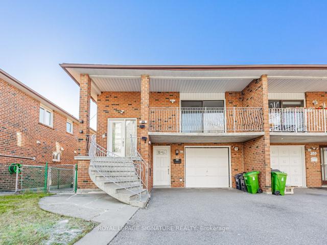 51 Wedge Crt, House semidetached with 3 bedrooms, 2 bathrooms and 4 parking in Toronto ON | Image 1