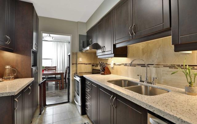 317 - 1050 Stainton Dr, Condo with 3 bedrooms, 2 bathrooms and 1 parking in Mississauga ON | Image 8