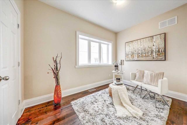 117 Canlish Rd, House detached with 4 bedrooms, 3 bathrooms and 4 parking in Toronto ON | Image 3