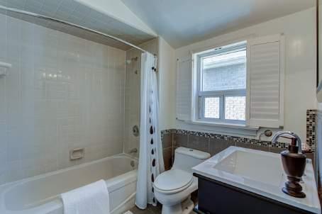 79 Parkview Ave, House detached with 2 bedrooms, 3 bathrooms and 2 parking in Toronto ON | Image 8