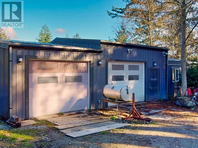 2060 Black Point Road, House detached with 3 bedrooms, 2 bathrooms and 5 parking in Powell River C BC | Image 39