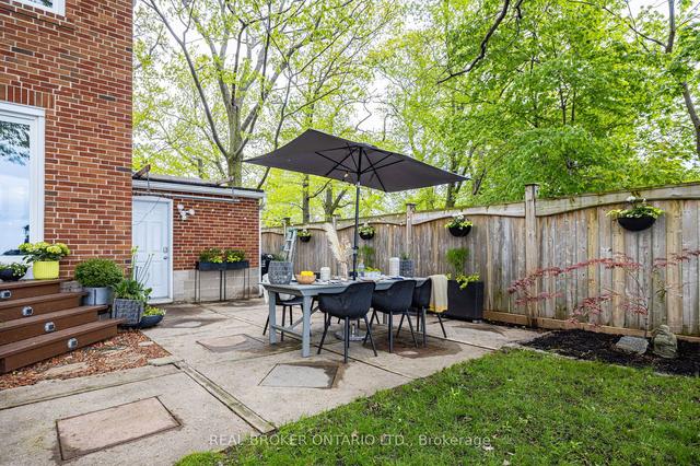 33 Crescentwood Rd, House detached with 3 bedrooms, 2 bathrooms and 4 parking in Toronto ON | Image 22