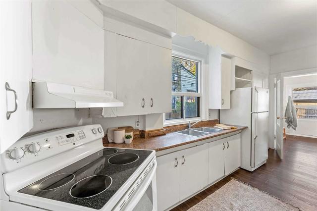 211 Shaw St, House semidetached with 3 bedrooms, 2 bathrooms and 2 parking in Toronto ON | Image 5