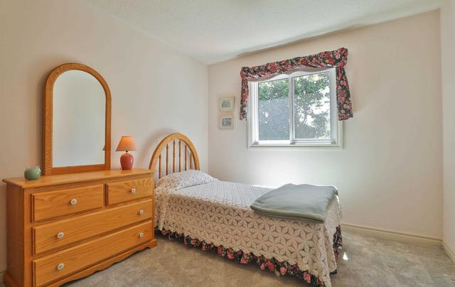 52 Heathcliffe Sq, Townhouse with 3 bedrooms, 3 bathrooms and 2 parking in Brampton ON | Image 13