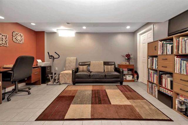 15 Richwood St, House detached with 3 bedrooms, 4 bathrooms and 4 parking in Toronto ON | Image 24