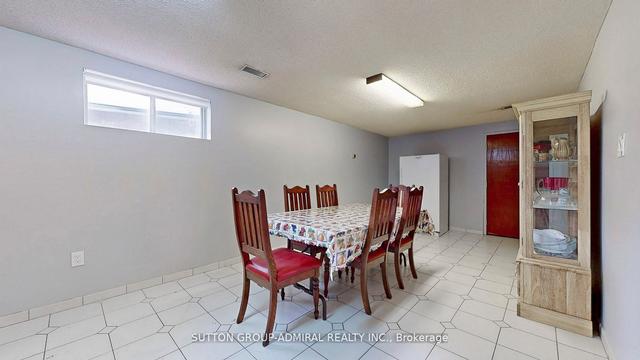 22 Secroft Cres, House detached with 3 bedrooms, 2 bathrooms and 8 parking in Toronto ON | Image 14
