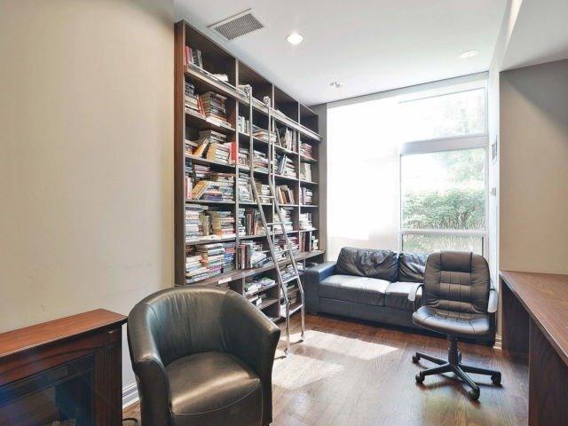 1015 - 23 Lorraine Dr, Condo with 2 bedrooms, 2 bathrooms and 1 parking in Toronto ON | Image 5