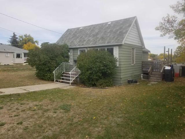 453 Broadway Street N, House detached with 2 bedrooms, 1 bathrooms and 2 parking in Raymond AB | Image 1