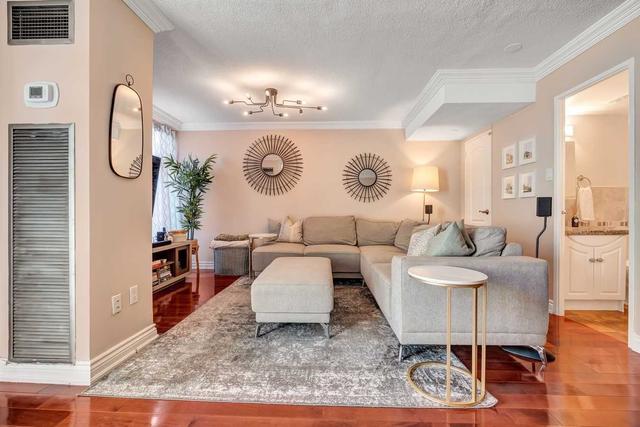 103 - 366 The East Mall, Townhouse with 3 bedrooms, 3 bathrooms and 1 parking in Toronto ON | Image 2