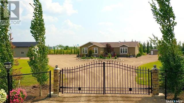 171 Northern Road E, Home with 3 bedrooms, 3 bathrooms and null parking in Melville SK | Image 1