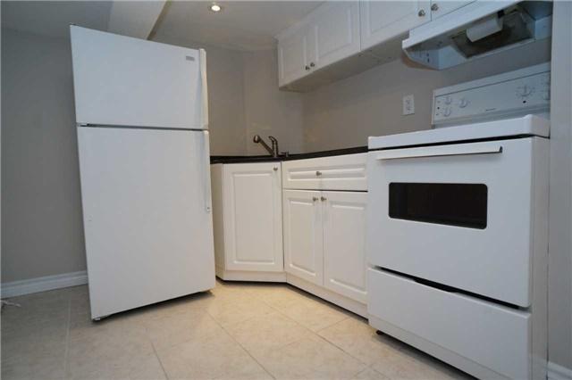 Lower - 1951 Dufferin St, House semidetached with 0 bedrooms, 1 bathrooms and null parking in Toronto ON | Image 4