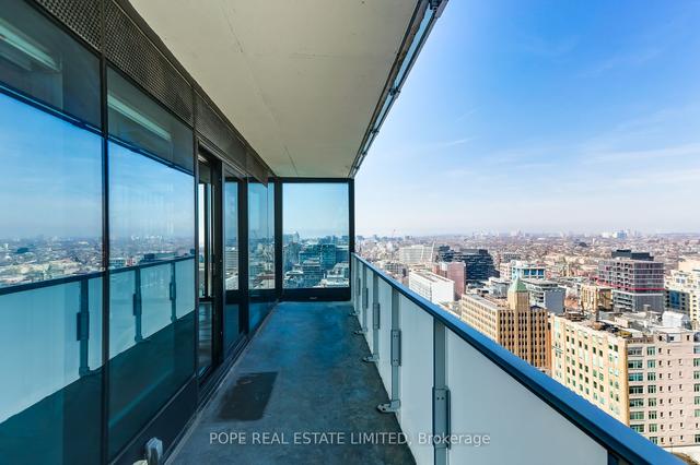 2403 - 11 Charlotte St, Condo with 1 bedrooms, 1 bathrooms and 0 parking in Toronto ON | Image 9