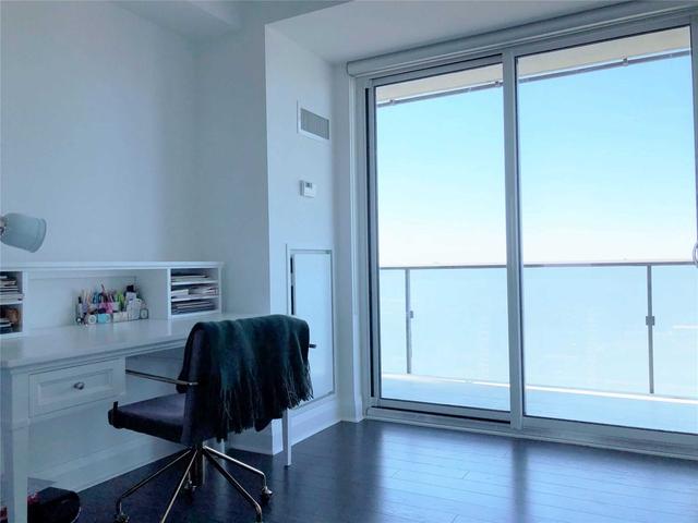 4010 - 1080 Bay St, Condo with 2 bedrooms, 2 bathrooms and 1 parking in Toronto ON | Image 10