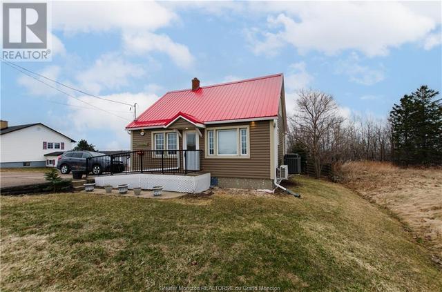 1396 Champlain, House detached with 3 bedrooms, 1 bathrooms and null parking in Dieppe NB | Image 1