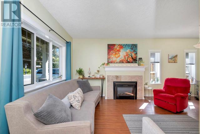 615 Treanor Ave, House detached with 3 bedrooms, 3 bathrooms and 2 parking in Langford BC | Image 9