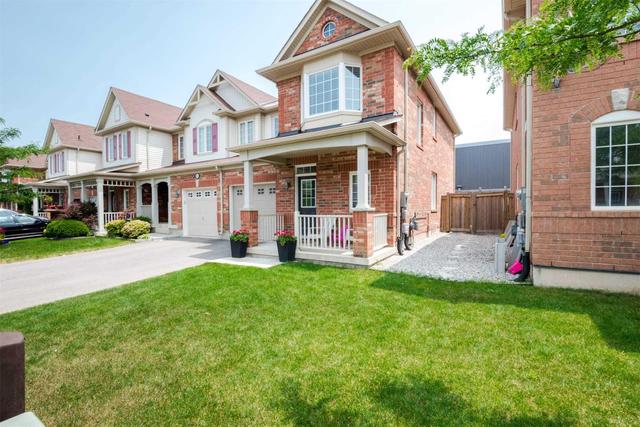 325 Chuchmach Clse, House attached with 3 bedrooms, 3 bathrooms and 2 parking in Milton ON | Image 2