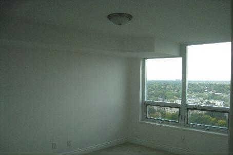 2215 - 25 Greenview Ave, Condo with 1 bedrooms, 1 bathrooms and 1 parking in Toronto ON | Image 4