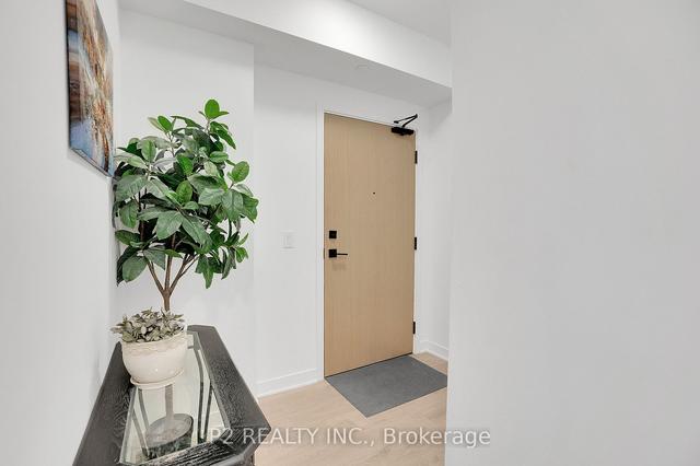 2008 - 36 Zorra St, Condo with 3 bedrooms, 2 bathrooms and 1 parking in Toronto ON | Image 36