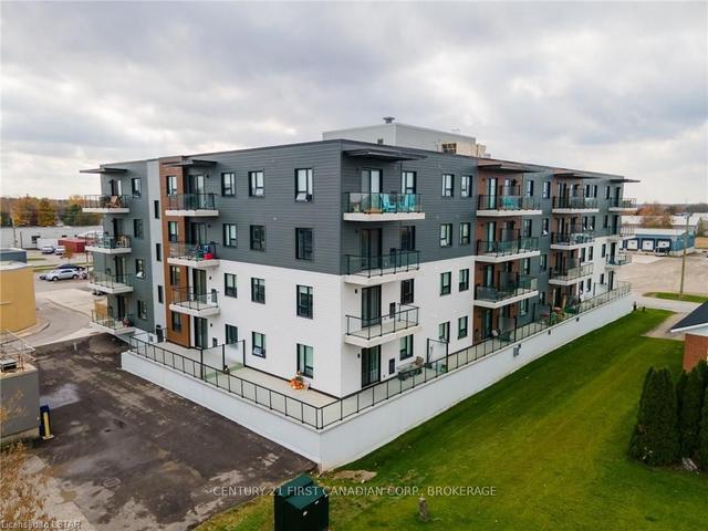 208 - 228 Mcconnell St, Townhouse with 2 bedrooms, 1 bathrooms and 1 parking in South Huron ON | Image 27