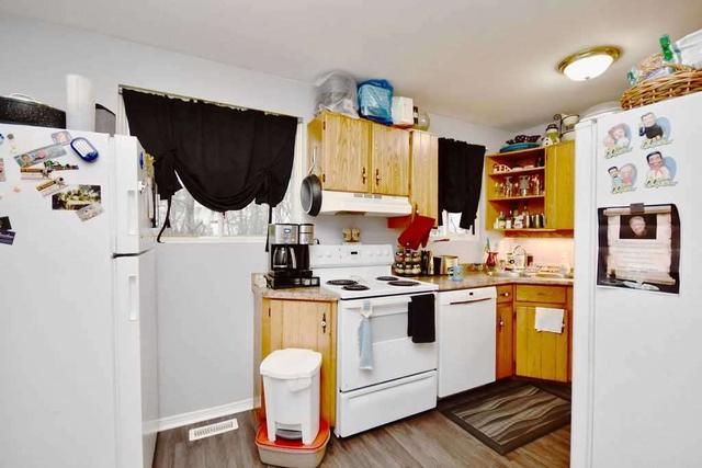 15 Baker Cres, House detached with 4 bedrooms, 2 bathrooms and 7 parking in Barrie ON | Image 6