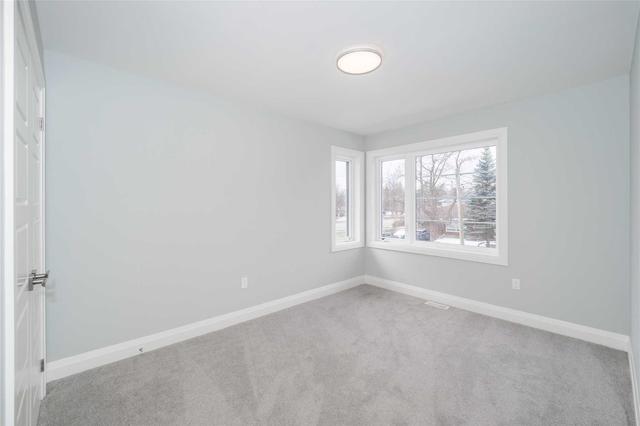 20 Young St, House detached with 4 bedrooms, 3 bathrooms and 2 parking in Guelph ON | Image 14
