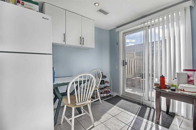 35h View Green Cres, House attached with 3 bedrooms, 4 bathrooms and 4 parking in Toronto ON | Image 28