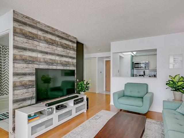 1618 - 88 Corporate Dr, Condo with 2 bedrooms, 1 bathrooms and 1 parking in Toronto ON | Image 18