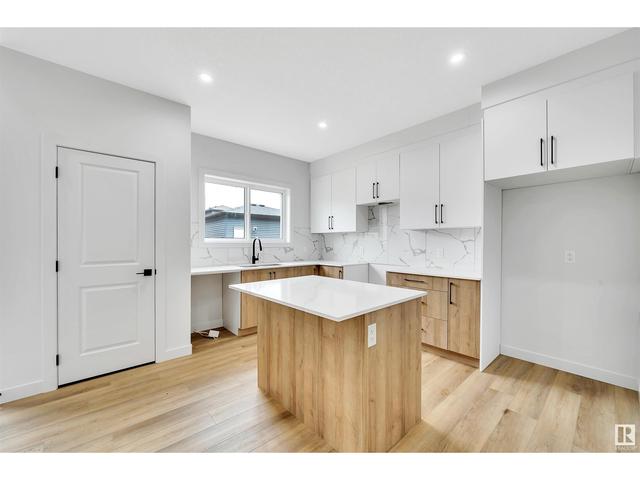 1049 Goldfinch Wy Nw, House detached with 3 bedrooms, 2 bathrooms and null parking in Edmonton AB | Image 4