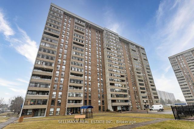 707 - 25 Kensington Rd, Condo with 3 bedrooms, 2 bathrooms and 1 parking in Brampton ON | Image 1