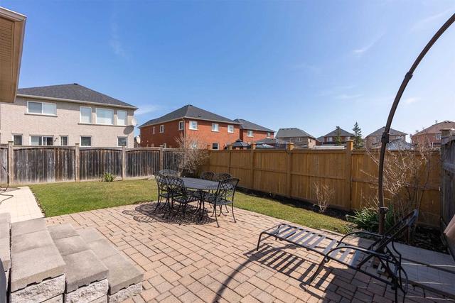 26 Wakem Crt, House detached with 3 bedrooms, 2 bathrooms and 6 parking in Whitby ON | Image 26