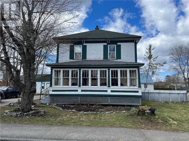 18 Rose Street, House detached with 4 bedrooms, 1 bathrooms and null parking in St. Stephen NB | Image 1