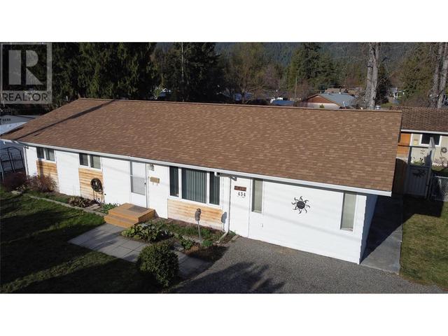 434 Oak Avenue, House detached with 3 bedrooms, 1 bathrooms and 6 parking in Sicamous BC | Image 7