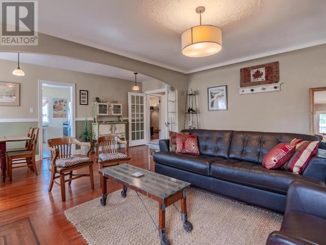1027 Government Street, House detached with 3 bedrooms, 1 bathrooms and 2 parking in Penticton BC | Image 10