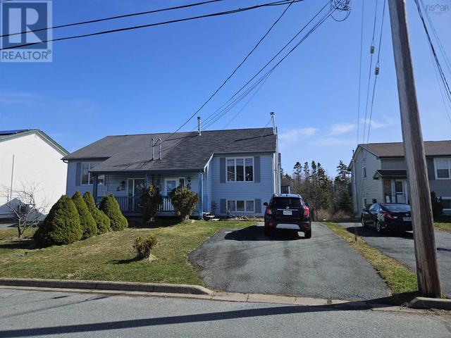 54 Thorncrest, House semidetached with 3 bedrooms, 1 bathrooms and null parking in Halifax NS | Image 1