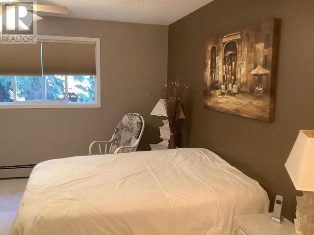 303, - 5330 47 Avenue, Condo with 2 bedrooms, 2 bathrooms and 2 parking in Red Deer AB | Image 6