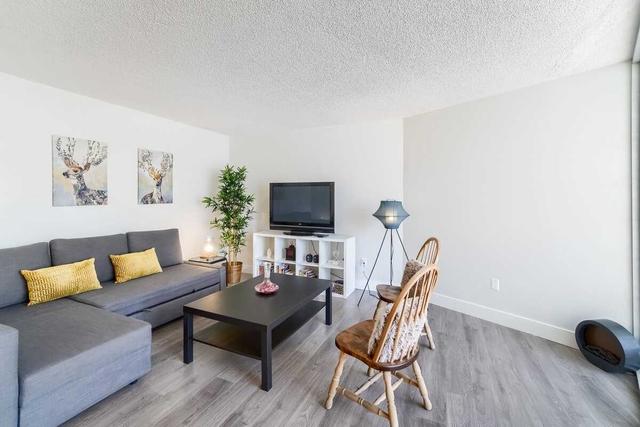 205 - 3700 Kaneff Cres, Condo with 1 bedrooms, 1 bathrooms and 1 parking in Mississauga ON | Image 5