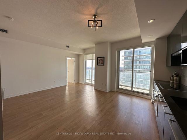 3703 - 117 Mcmahon Dr, Condo with 2 bedrooms, 2 bathrooms and 1 parking in Toronto ON | Image 3