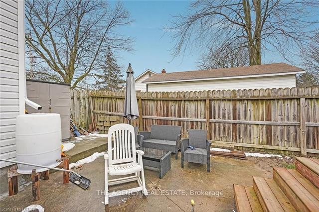 590 Simcoe St, House detached with 3 bedrooms, 2 bathrooms and 4 parking in Warwick ON | Image 21