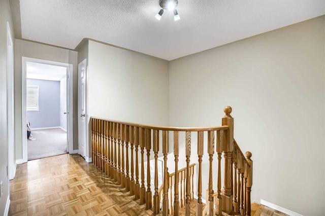 27 Amethyst Circ, House semidetached with 3 bedrooms, 3 bathrooms and 3 parking in Brampton ON | Image 6