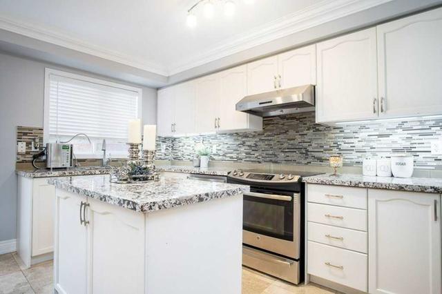 10 Laval St, House semidetached with 3 bedrooms, 3 bathrooms and 4 parking in Vaughan ON | Image 4