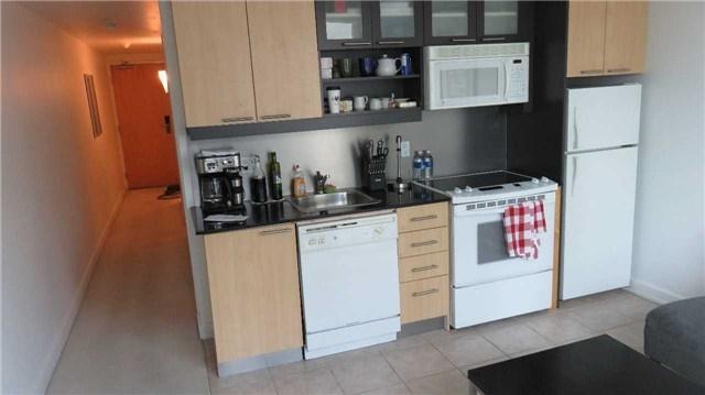 525 - 36 Blue Jays Way, Condo with 1 bedrooms, 1 bathrooms and 1 parking in Toronto ON | Image 2