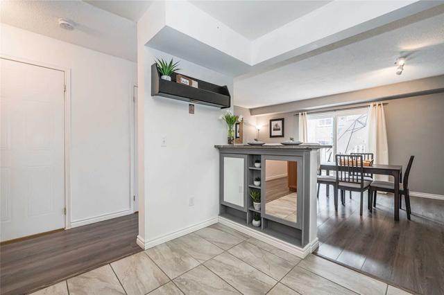 37 - 400 Wilson Ave, Townhouse with 3 bedrooms, 3 bathrooms and 2 parking in Kitchener ON | Image 3