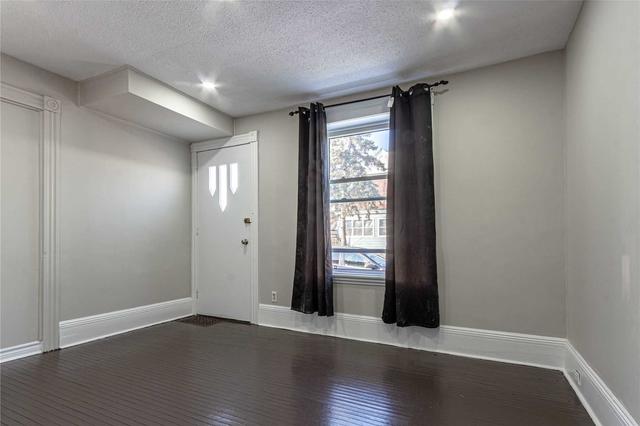 31 Edward St, House detached with 4 bedrooms, 2 bathrooms and 1 parking in Brantford ON | Image 3