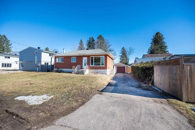 657 Leach Street, House detached with 5 bedrooms, 2 bathrooms and 4 parking in Laurentian Valley ON | Image 3