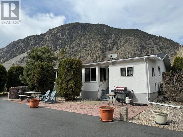3027 Hwy 3 Highway, House detached with 2 bedrooms, 1 bathrooms and 3 parking in Okanagan Similkameen G BC | Image 2