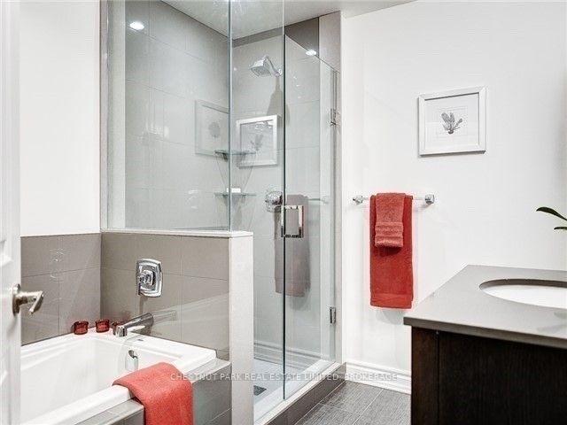 105 - 12 Old Mill Tr, Condo with 2 bedrooms, 3 bathrooms and 2 parking in Toronto ON | Image 7