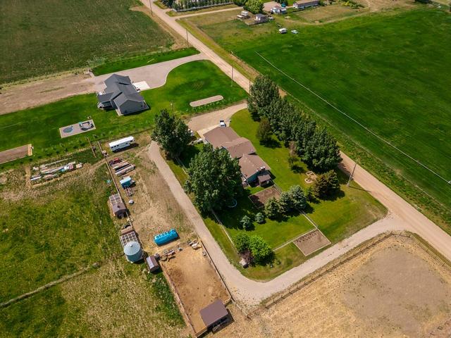 91067 Lucy Street, House detached with 4 bedrooms, 3 bathrooms and null parking in Lethbridge County AB | Image 3