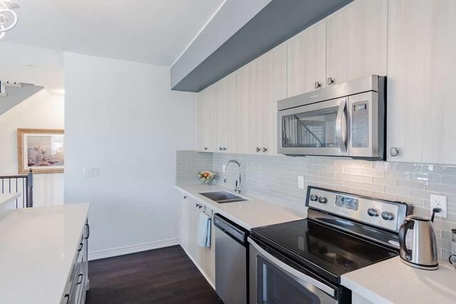 th27 - 120 Twenty Fourth St, Townhouse with 3 bedrooms, 3 bathrooms and 1 parking in Toronto ON | Image 3